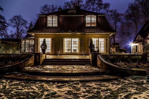 Haus im Winter bei Bremen nachts