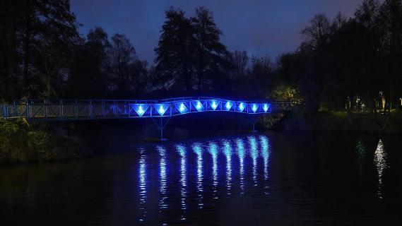Die blaue Brücke