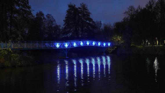 Die blaue Brücke