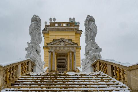 Gloriette im Schnee