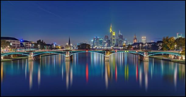 Frankfurt bei Nacht 