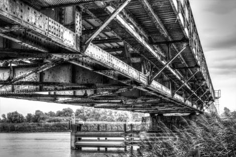 Friesenbrücke im Regen