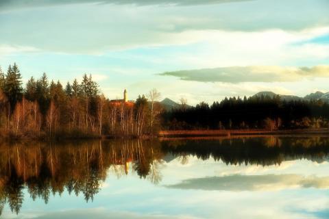 Herbstlicher Kirchsee