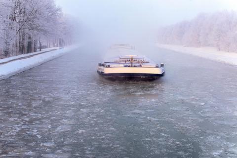 Früher Morgen -20 Grad am Mittellandkanal