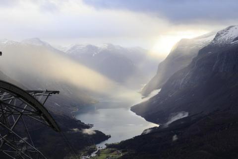 Blick in einen Fjord bei Loen in Norwegen