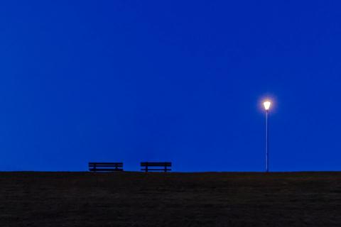 Deich bei Nacht