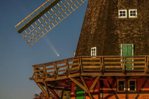 Mühle und Komet