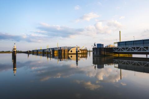 Abendstimmung am Emssperrwerk