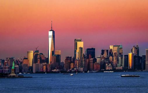 Skyline von Manhattan zur Blauen Stunde