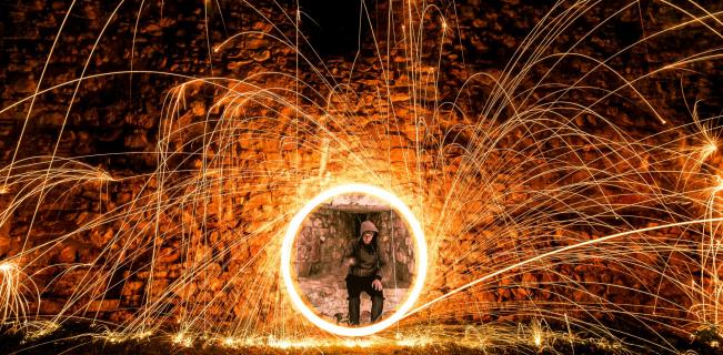 Selfie inmitten der heißen Stahlwolle