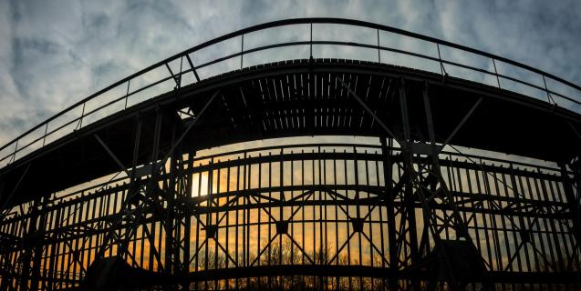 Wehranlage gegen die untergehende Sonne