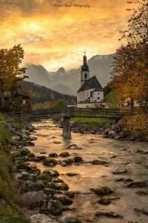 Goldenes Herbstlicht in Ramsau