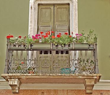 Balkon mit Blumen