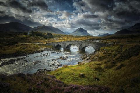 Die Brücke auf der Isle of Skye
