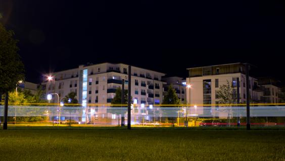 Straßenbahn bei Nacht