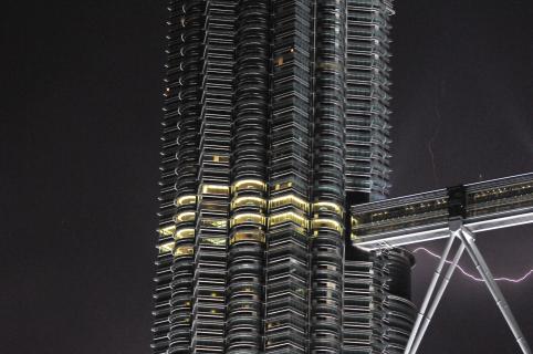 Petronas flash
