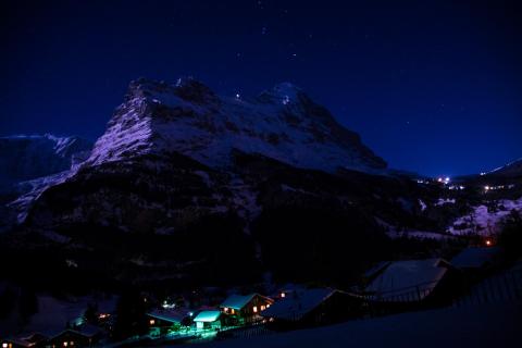 Nachtlandschaft Grindelwald mit Eiger, Berner Oberland