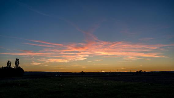 Bevor die Nacht kommt - Before the night comes