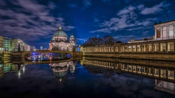 BERLINER DOM