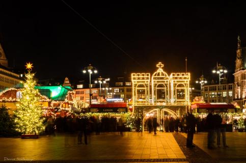 Weihnachtsmarkt am Rathaus