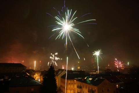 Stadtlandschaft mit Feuerwerk