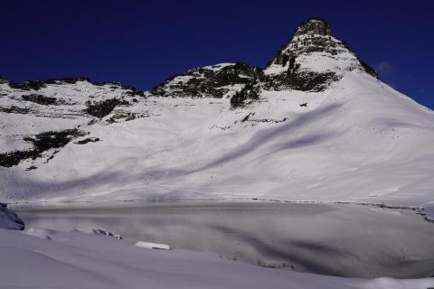 Bergpanorama im Schnee