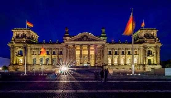 Berlin, Reichstag bei Nacht