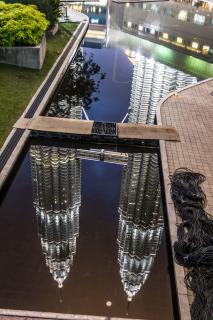 twin tower im spiegelbild