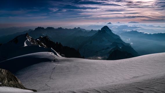 Erstes Tageslicht am Mont Blanc