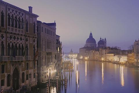 Canal Grande in Venedig bei Sonnenaufgang 