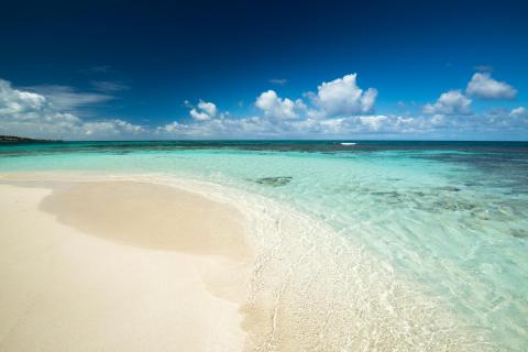 Antigua - Prickly Pear Island