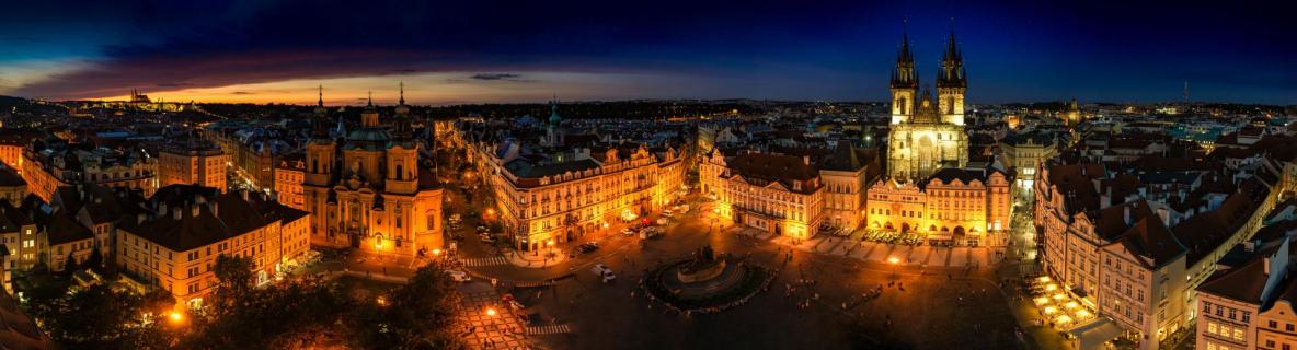 Turmblick auf den Altstädter Ring in Prag