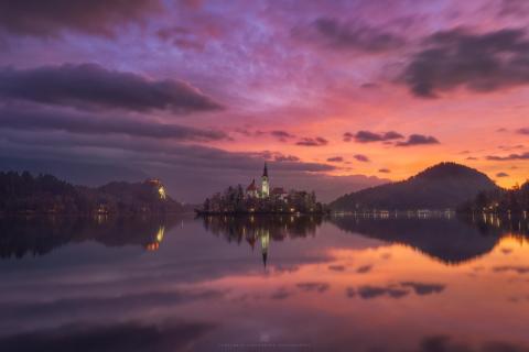 Morgendämmerung am Bleder See