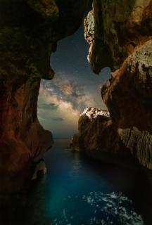 Von der Grotte zu den Sternen