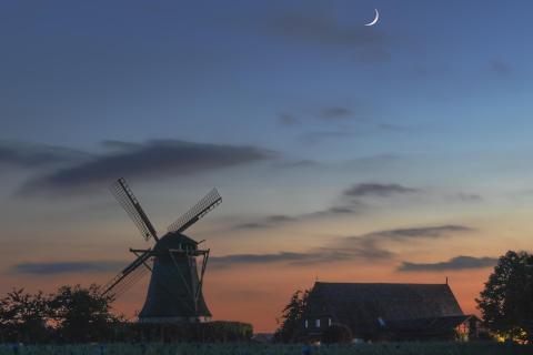 Mühle und Mond