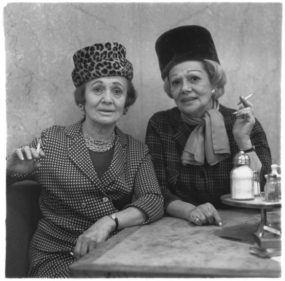 Zwei Damen im Automatenrestaurant, N.Y.C., 1966