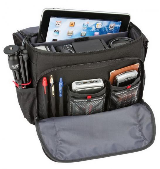 Tamrac Zuma 3 / geöffnet mit Laptop