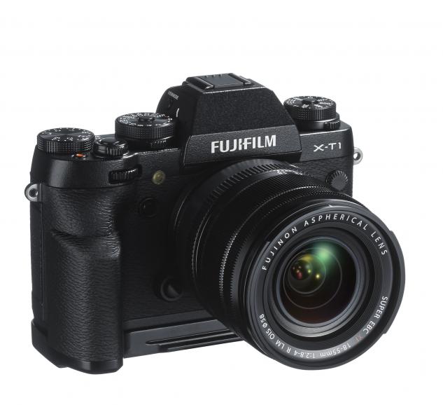 Fujifilm X-T1 mit optionalem Handgriff MHG-XT