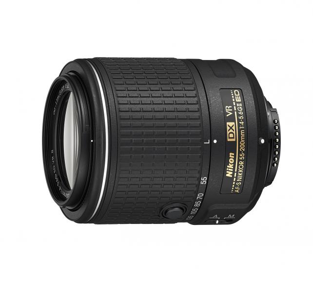 Das neue AF-S DX Nikkor 55-200mm bringt gerade einmal 300 Gramm auf die Waage.