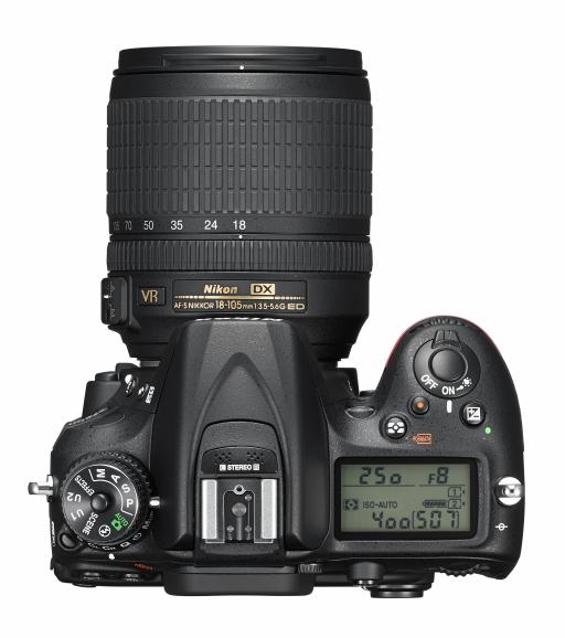 Nikon D7200: Das Gehäusedesign entspricht der D7100, alle Bedienelemente sind mit der Vorgängerin identisch.