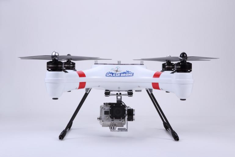 Splash-Drone samt wasserdichtem GoPro Gimbal (2-Achsen-Kamera-Gimbal). 