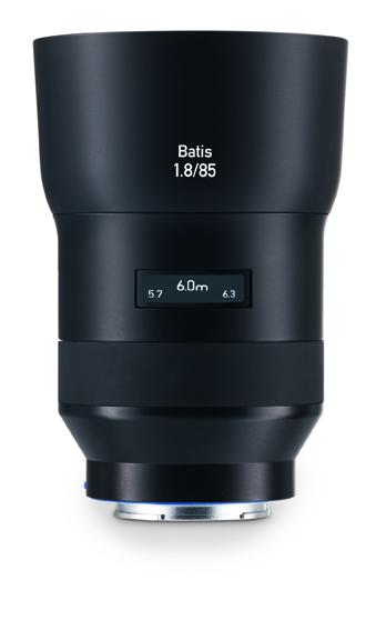 Mit dem Batis 85mm bietet Zeiss ein edles Systemkamera-Objektiv für Sonys E-Mount an. Es
verfügt neben einer hohen Lichtstärke über eine interessante Neuerung: eine digitale Fokusskala.