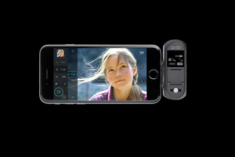 Durch die Kopplung der DxO One an das iPhone wird dieses zum übersichtlichen Kameradisplay. Über die DxO-One-App kann die Kamera intuitiv eingestellt werden.