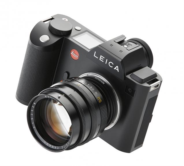 Die Leica SL mit Leica M Objektiv. 