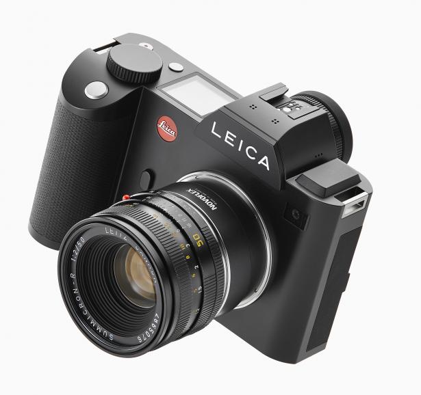 Die Leica SL mit Leica R Objektiv. 