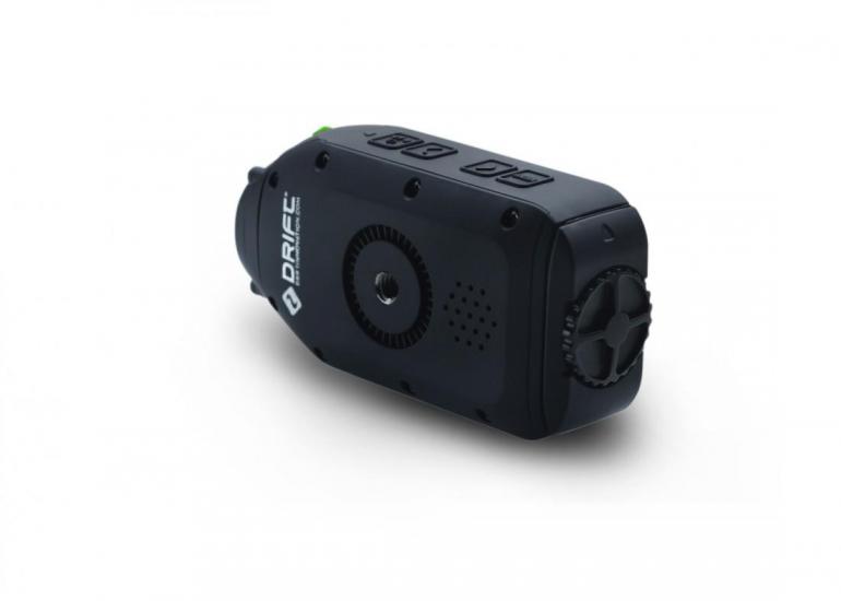 Die Drift Ghost-S wird ohne eine Unterwasserhülle geliefert. Auch ohne optional erhältliche Hülle ist die Kamera bis zu 3 Meter wasserfest.