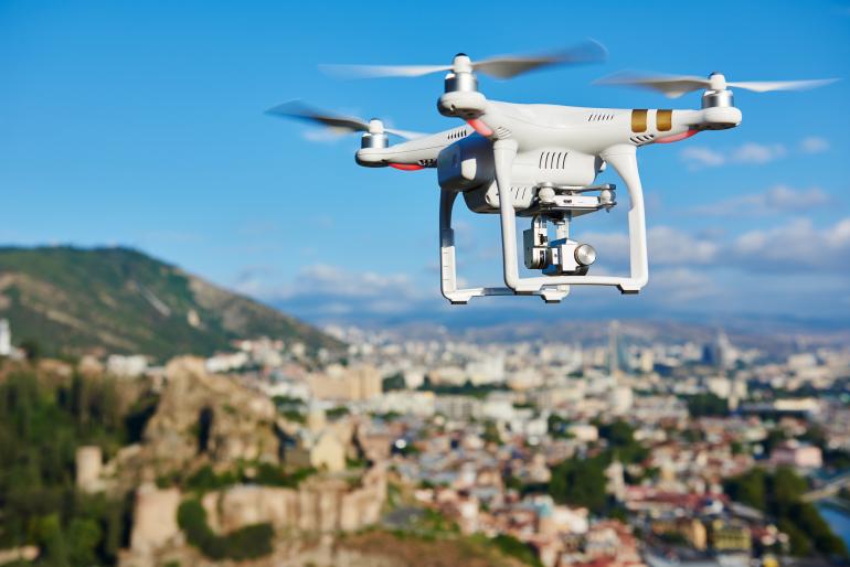 Durch fallende Preise ist die Drohnenfotografie auch für Einsteiger interessant geworden.