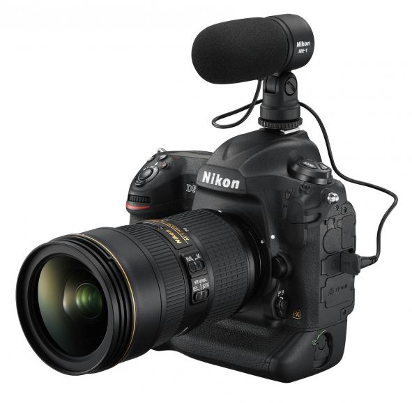 Technik-Finessen der Nikon D5: Für Videoaufzeichnungen, etwa in 4K-Auflösung, lässt sich der Ton über ein externes Mikro separat aufzeichnen.