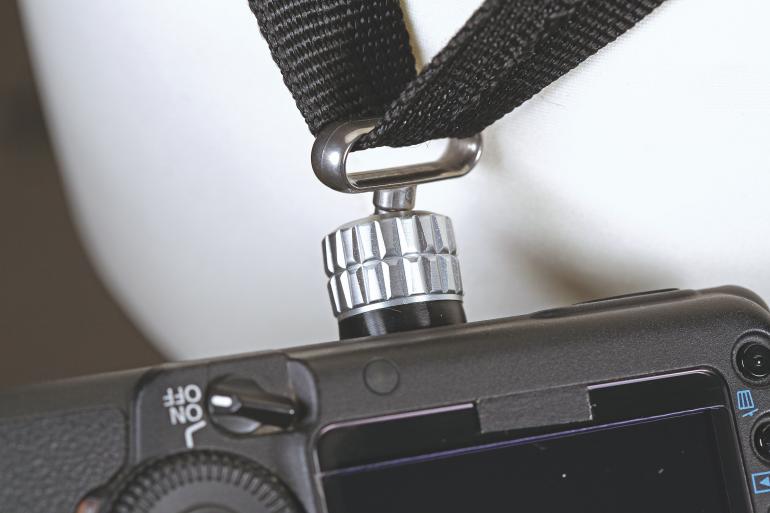 Im Connector des Gurts befindet sich ein Mono-Multiballlager, das ein geschmeidiges Drehen der Kamera ermöglichen soll.