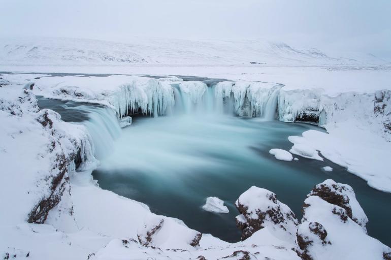 Platz vier: Der Goðafoss-Wasserfall auf Island in gefrorenem Zustand. 